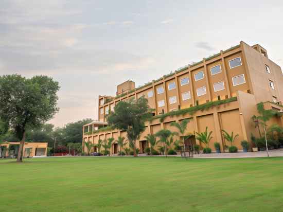 Lalita Grand Hotel Exterior