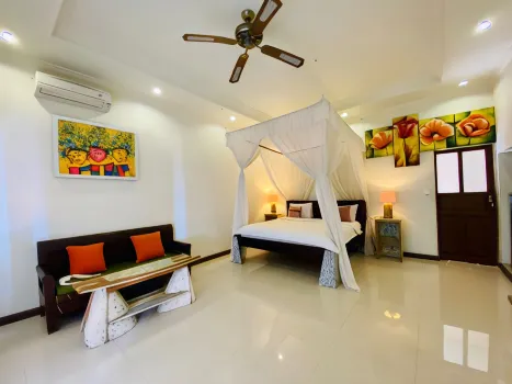 Solaluna Beach Homestay Hotels near Bali Beauty