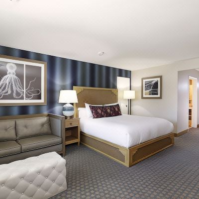 Traditional King Room Spyglass Inn Promo Code