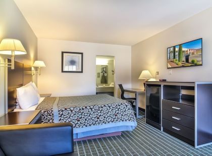 Days Inn by Wyndham Market Center Dallas Love Field