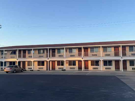 Pacific Express Inn Hotel Exterior