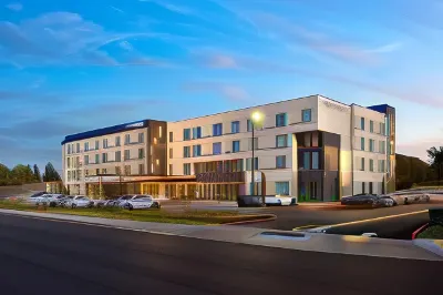 Courtyard Fresno Clovis Hotels near Clovis Missionary Baptist Church