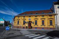 Boutique Hotel Sopianae Hotels near Kiraly Utca