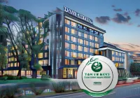 DoubleTree by Hilton Plovdiv Center Hotel berhampiran Agora