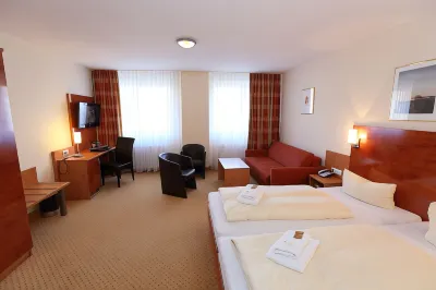 Hotel am Holzhafen Отели в г. Харзефельд