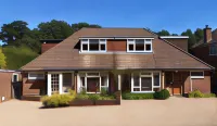 Abacus Bed and Breakfast, Blackwater, Hampshire Hotel di Farnborough