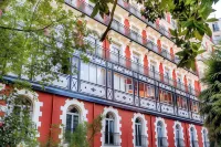 Grand Hôtel Gallia & Londres Spa Nuxe Hotels near Sanctuary of Our Lady of Lourdes