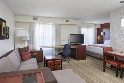 Residence Inn Rockford ロックフォードのホテル