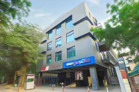 Hotel Bluestone Nehru Place by the Cosy Hotels Hotels near Masjid Peer Wali