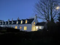 No 4 Old Post Office Row, Isle of Skye Hotel dekat Neist Point Lighthouse