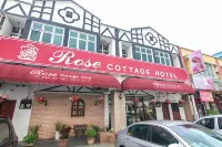 Rose Cottage Hotel Taman Nusa Cemerlang ケダイ・パーターニアン @ SMA セラタン・パーマイ周辺のホテル