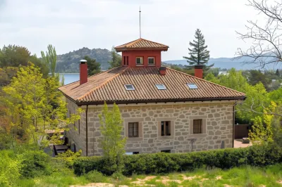 Hotel Restaurante El Torreón de Navacerrada Hoteles cerca de Alcázar de Segovia