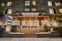 7 Apple Hotel - Viman Nagar Pune Hotels in Pune