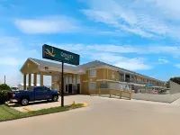 Quality Inn Hotels in Gonzales