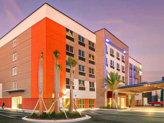 Holiday Inn Express & Suites Jacksonville - Town Center Hotel Exterior