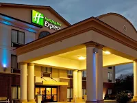 Holiday Inn Express Princeton/I-77 Hotels near Princeton Public Library