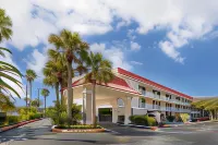 Quality Inn & Suites St Augustine Beach Area Hotels in der Nähe von Las Olas Massage and Wellness