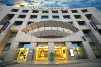 Novotel Dammam Business Park Hotels near Haroun Al Rasheed Mosque