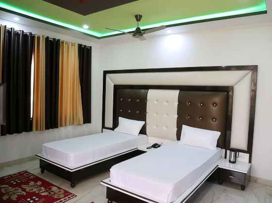 Hotel Dhanraj Palace Rooms