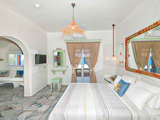 Starlight Luxury Seaside Villa & Suites Rooms