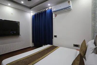 Hotel Twamev Couple Friendly Laxmi Nagar Các khách sạn ở East Delhi