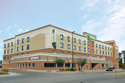 Holiday Inn Omaha Downtown - Waterpark فنادق في أوماها