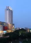 Novotel Tangerang Отели рядом с достопримечательностью «Taman Ismail Marzuki»