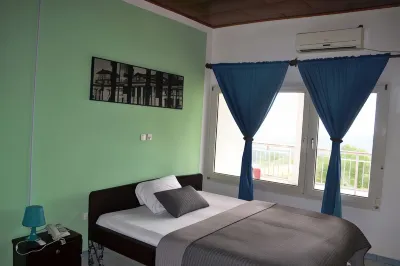 The LK Hotel Hotels near Limbe Botanic Garden