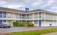 Motel 6 Medford, or - North Hotels near Albertsons