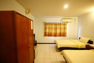 Narasiri Service Apartment Hotels near Wat Saga Ngam