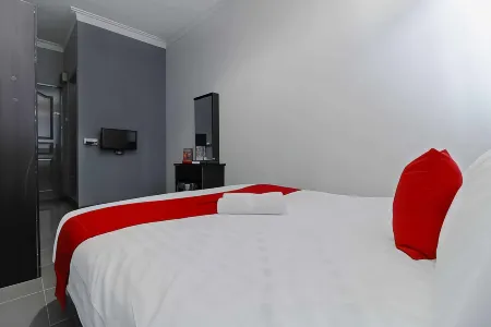 RedDoorz Plus Near Batam City Square