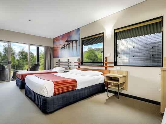 Kingfisher Bay Resort Rooms