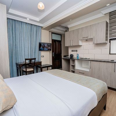 Executive Double Room Hemak Suites Promo Code