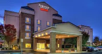 Stones River Inn & Suites Center for the Arts周辺のホテル