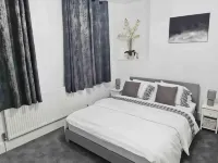 Modern 3Bed Garden House in Croydon, London ,uk Hotels in Croydon