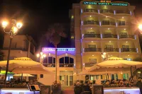 Grand Hotel Victoria Hotels near Idone Domenico