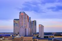 San Antonio Marriott Rivercenter on the River Walk Hotels near Holy Name Catholic Church