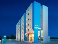 Hop Inn Mukdahan Hotels near Wat Pho Sai