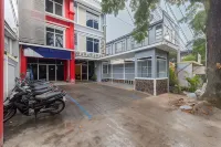 RedDoorz Plus @ Bagusrangin Street 2 Hotels in Coblong