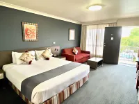 Bathurst Motor Inn Hotels near Nutcracker Park