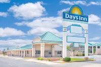 Days Inn by Wyndham Roswell Hotels near Roswell International Air Center