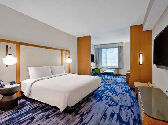 Fairfield Inn & Suites Orlando at Flamingo Crossings® Town Center Rooms