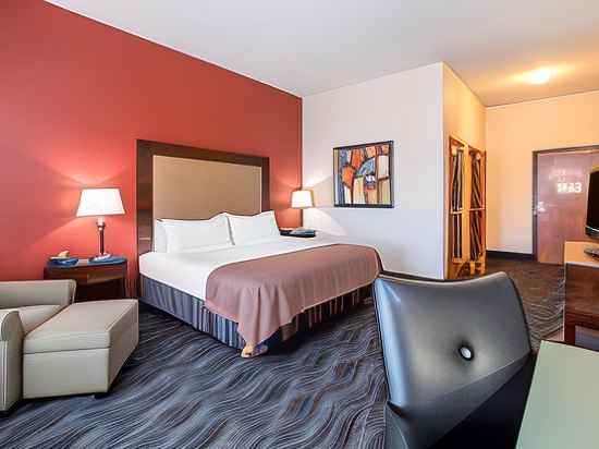 Holiday Inn Express & Suites Casa Grande Rooms