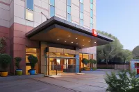 Ibis Pune Viman Nagar Hotels near Central Park