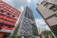 Chambers Premier Suites Kuala Lumpur Отели рядом с достопримечательностью «Масджид Ал-Хидая»