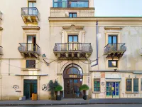 Duomo Suites & Spa Hotels near Stazione Acquicella