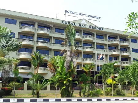 Coral Bay Resort