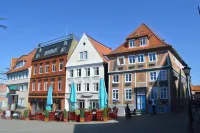 Hotel am Fischmarkt Отели в г. Харзефельд