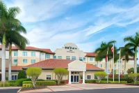 Residence Inn Fort Myers at I-75 and Gulf Coast Town Center Hotel di Fort Myers