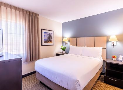 Sonesta Simply Suites Orange County Airport